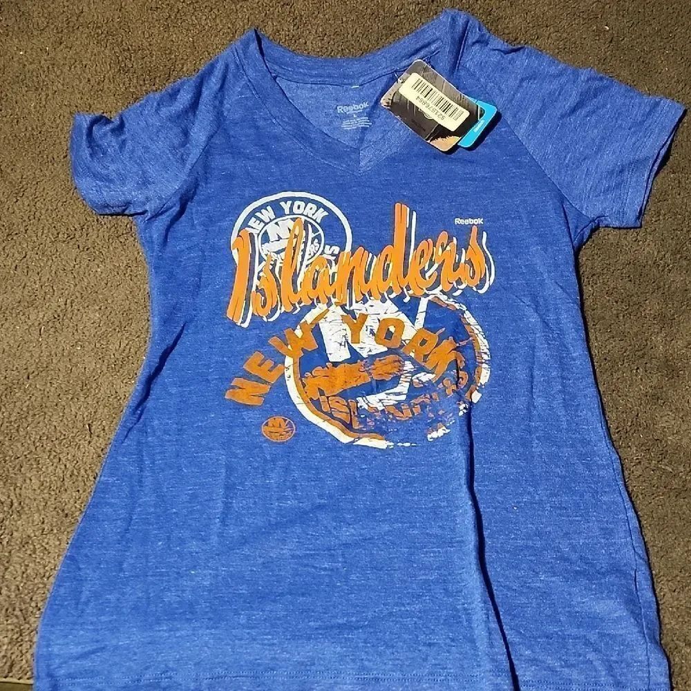 Reebok New York Islanders Women's Large  T-Shirt - New